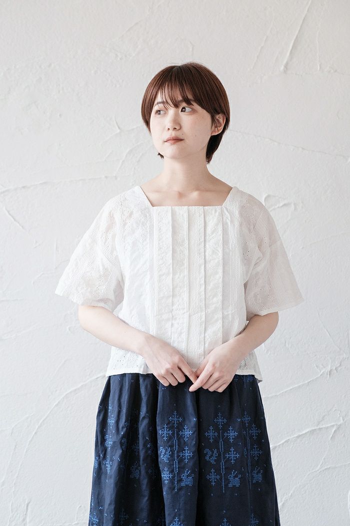 Canako Inoue カナコイノウエ 花束 タックブラウス(23SS) | T.T. GARRET