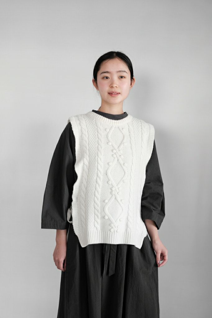 Ecru et Pousse Gauze# ハンドニットベスト新品未使用品 Ecru et Pousse Gauze# ハンドニットベスト新品未使用品♡ - メルカリ