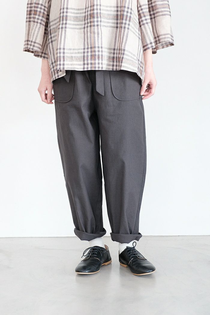 MAGALI マガリ <br>フレンチリネンコットンテーパードパンツ(24SS)