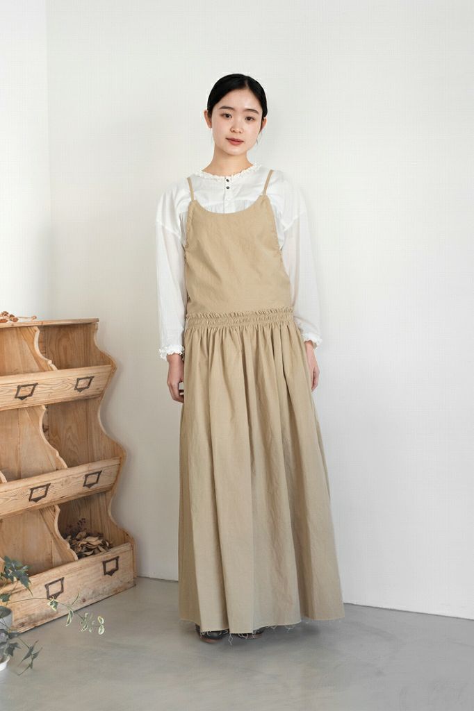 GASA* ガサ <BR>Lio 獅子座　エプロンドレス(24SS)