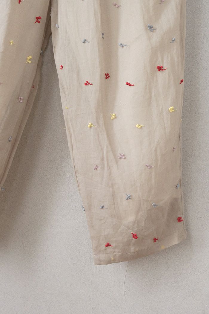 専用kijinokanosei キジノカノウセイ ラミー刺繍タックパンツさくらん kijinokanosei キジノカノウセイ tuck pants -sakuranbo-(24SS) | T.T.