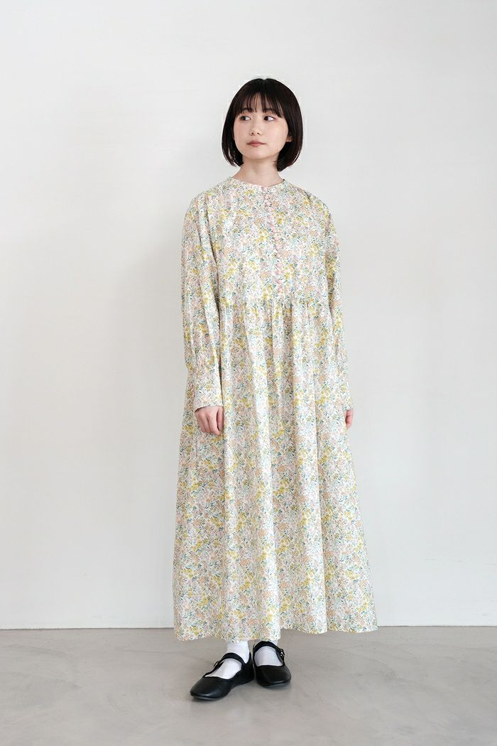 pot and tea ポットアンドティー <br>ノーカラーロングワンピース(春夏秋)