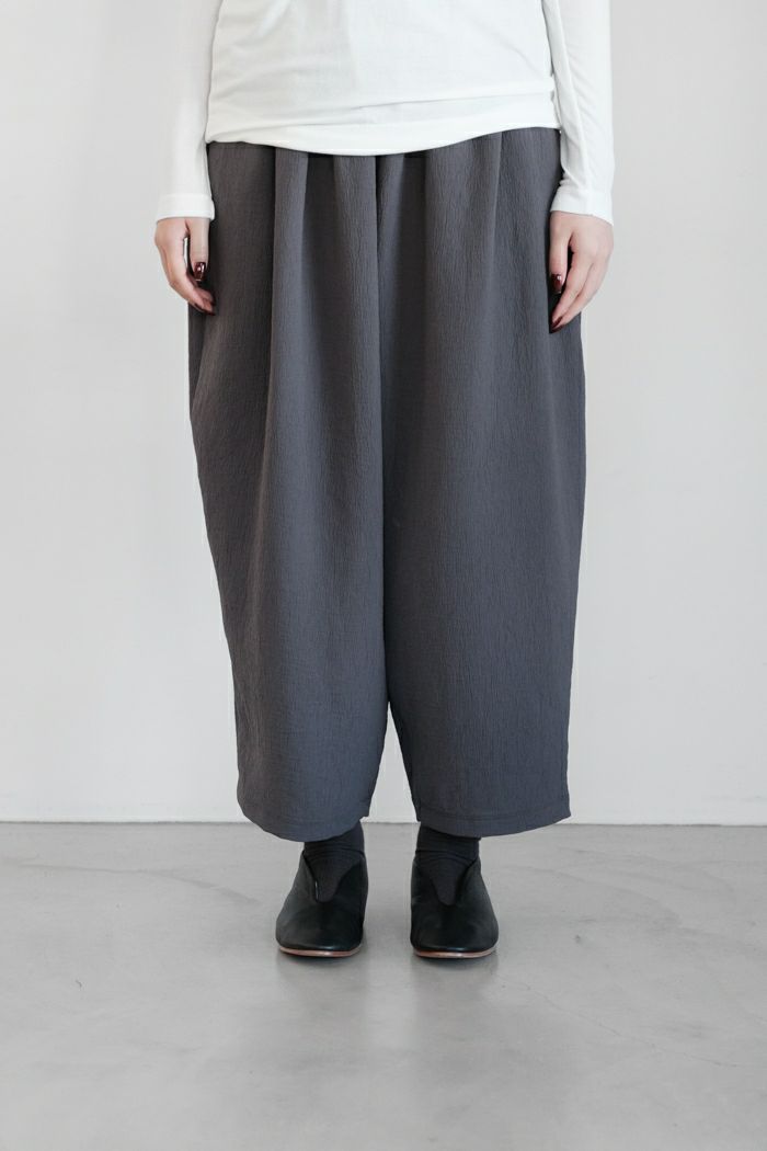 NO CONTROL AIR ノーコントロールエアー <br>ポリエステル二重楊柳ギャザーテーパードパンツ(24AW)