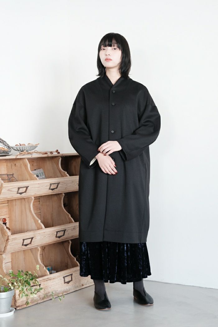 NO CONTROL AIR ノーコントロールエアー <br>ポリエステルスプリンギィダンボールニットボトルVネックコート(24AW)