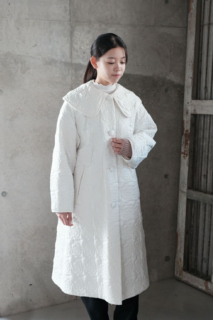 Dot and Stripes ドットアンドストライプス <br>サテンキルティングEVOダウン BIG衿パフスリーブコート(24AW)
