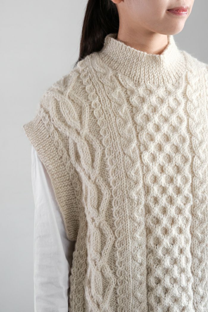 美品★yuni／ネパールハンドニット　ケーブル編みベストWH 美品☆yuni／ネパールハンドニット ケーブル編みベストWH