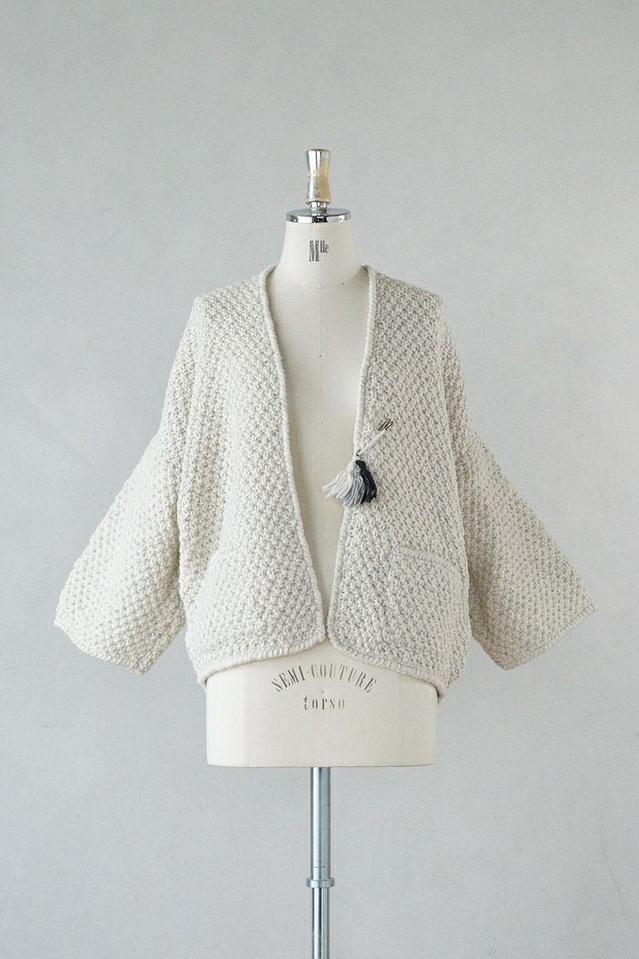 e'ternite' de Soi-e エテルニテドゥソワ ネパールHAND KNIT鹿子編クルーカーディガン(24AW） | T.T. GARRET