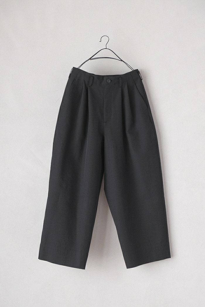 Dulcamara ドゥルカマラ <br>ドライポリ シンプル2タックワイドパンツ(25SS)