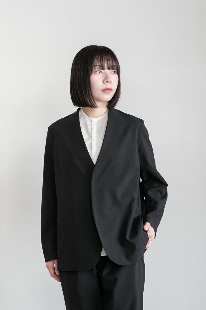 NO CONTROL AIR ノーコントロールエアー <br>強撚ポリエステルストレッチポプリン ノーカラージャケット(25SS/basic)