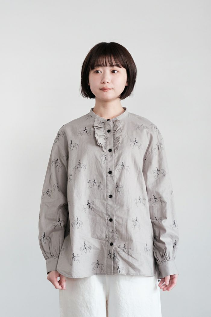 ROBE de PEAU ローブデポー <br>Wind in her hair フリルブラウス(25SS)