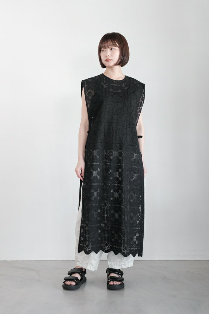 ROBE de PEAU ローブデポー <br>オーガニックコットンレースロングジレ(25SS)