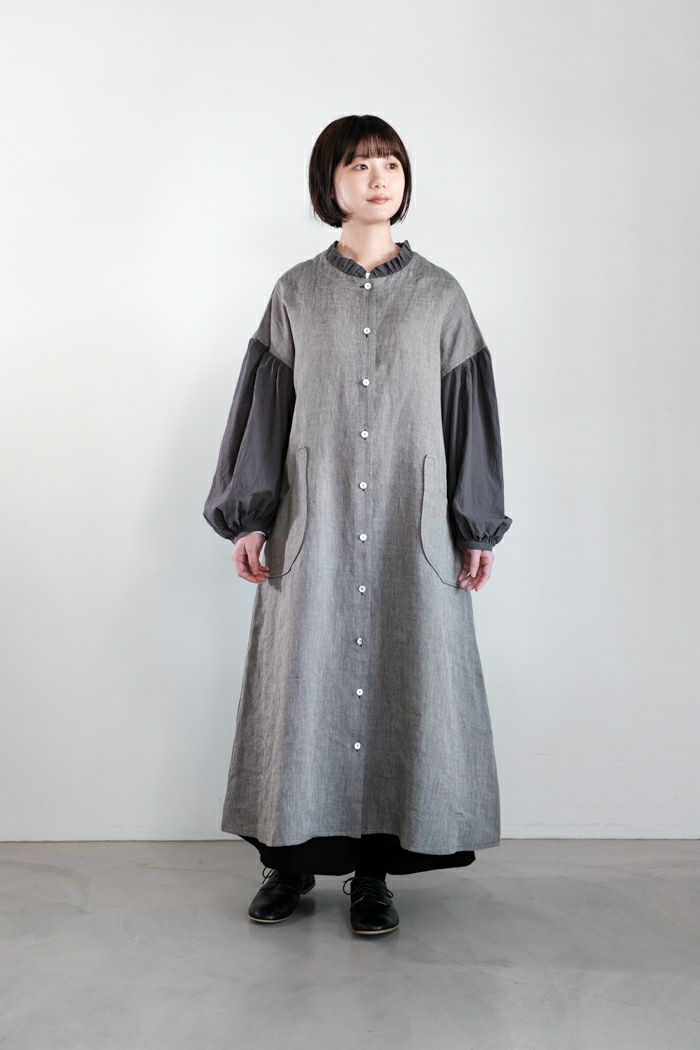 MAGALI マガリ リネンラミーシャンブレー・フリルネックワンピース  