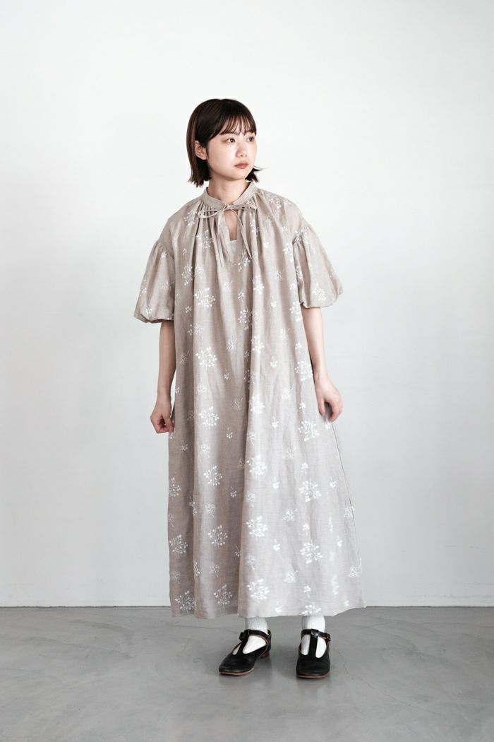 MAGALI マガリ <br>TSUBOMI リネン・バルーン袖ペザントワンピース(25SS)