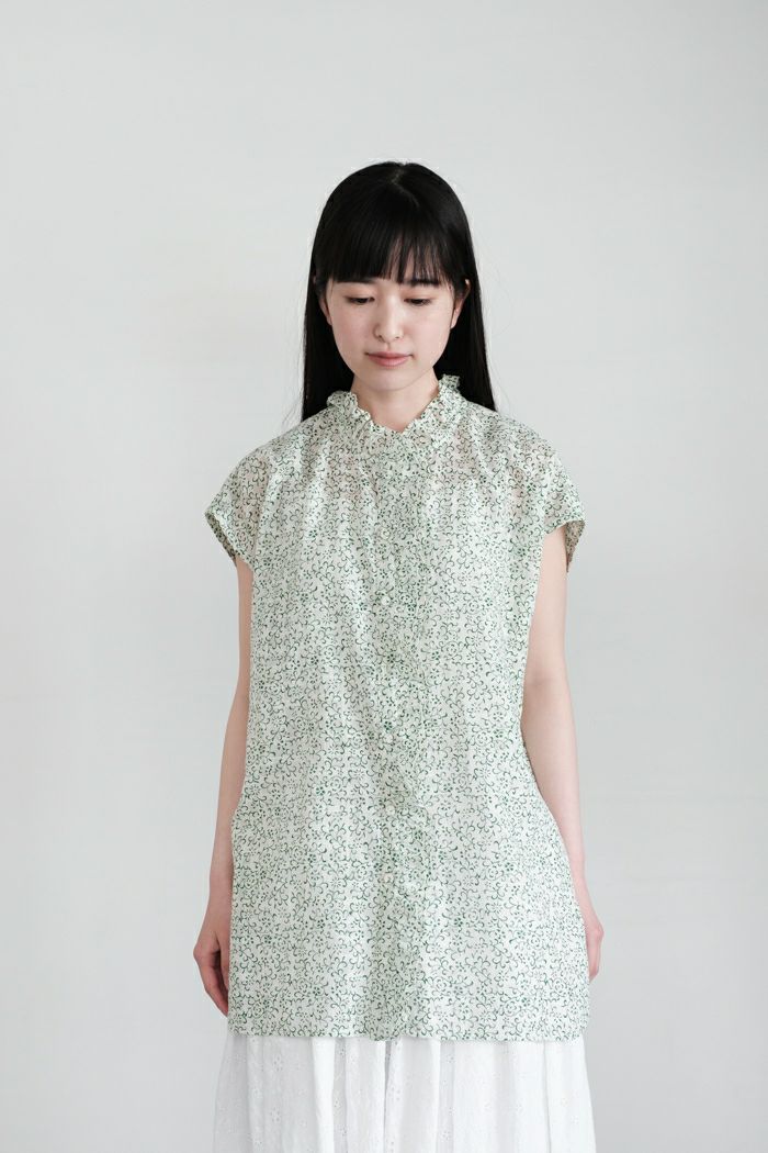 maison de soil メゾン ド ソイル<BR>POWER LOOM COTTON DOBIE CHECK ARABESQUE SCREEN PRINT NO/SL FRILL COLLAR SHIRT(25SS)