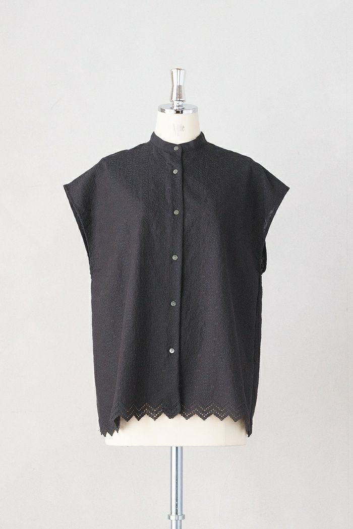 yuni ユニ <BR>単色スカラップ刺繍ブラウス(25SS)