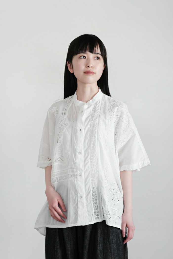 yuni ユニ <BR>カットワーク刺繍スクエアブラウス(25SS)