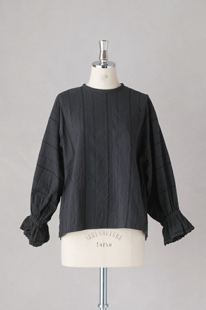 qiri キリ <BR>embroidery jacquard ギャザースリーブ ブラウス(25SS)