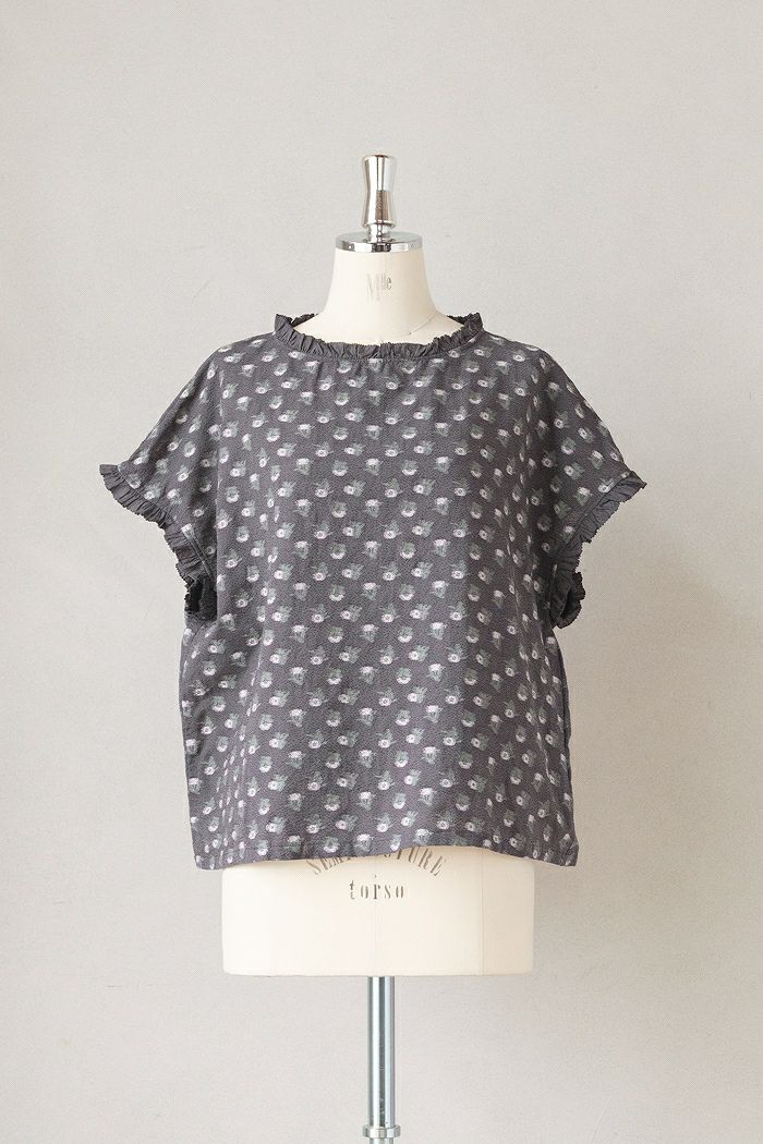 qiri キリ <BR>追憶の花 jacquard　frill ブラウス(25SS)