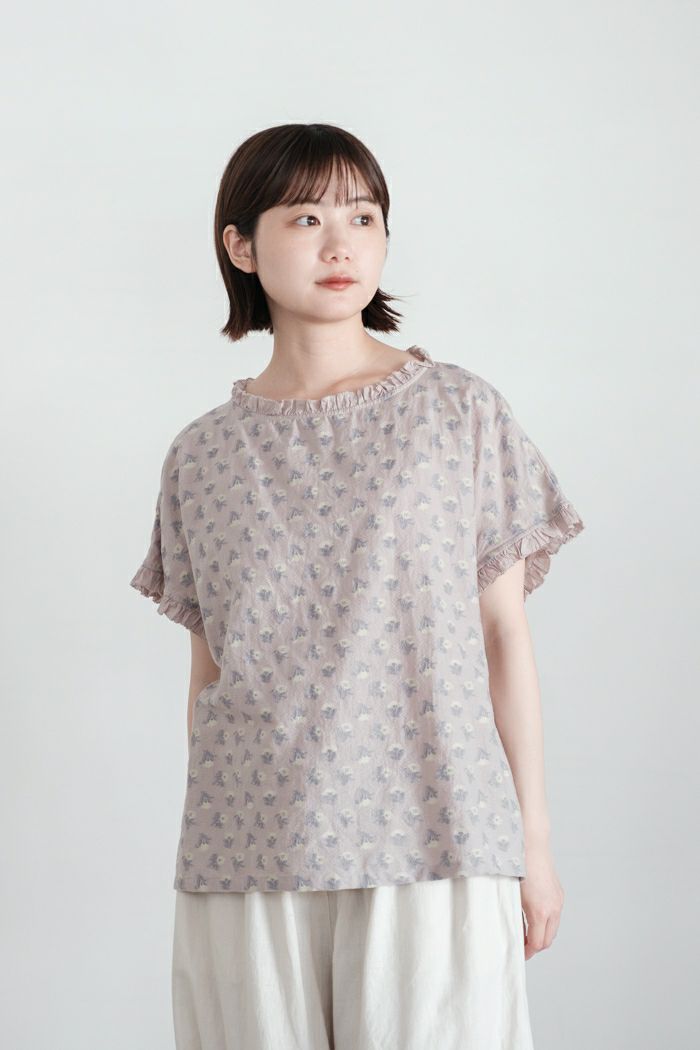 qiri キリ <BR>追憶の花 jacquard　frill ブラウス(25SS)