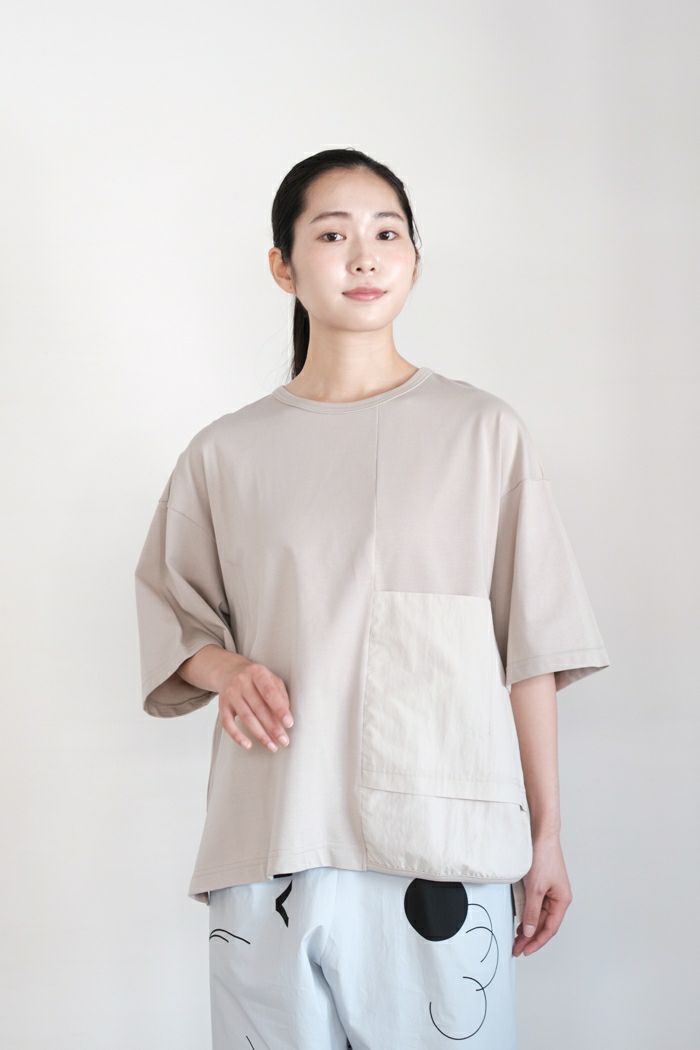 sneeuw スニュウ <br>パネルプルオーバー(25SS)
