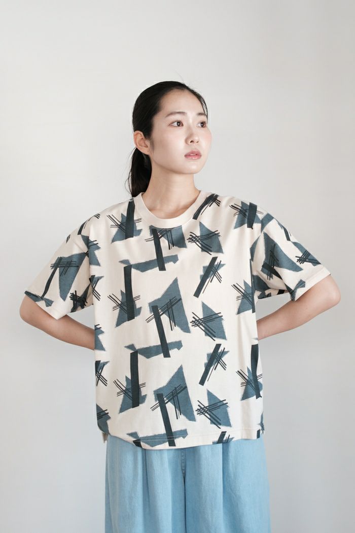 sneeuw スニュウ <br>コンポジションTシャツ(25SS)