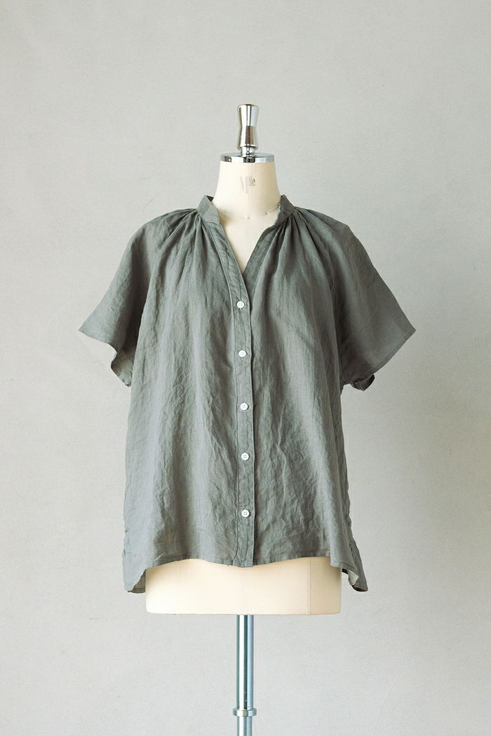 ARTE POVERA アルテポーヴェラ <br>リネン染め スタンドギャザーシャツ(25SS)