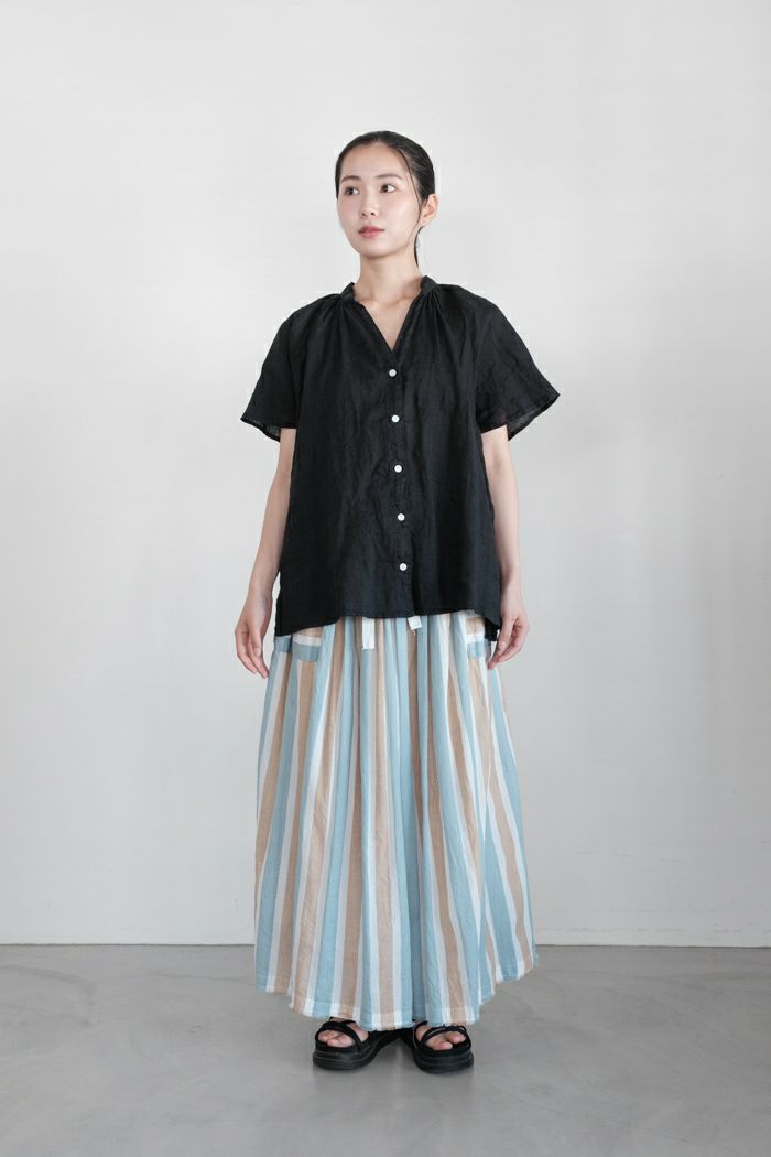 ARTE POVERA アルテポーヴェラ <br>リネン染め スタンドギャザーシャツ(25SS)