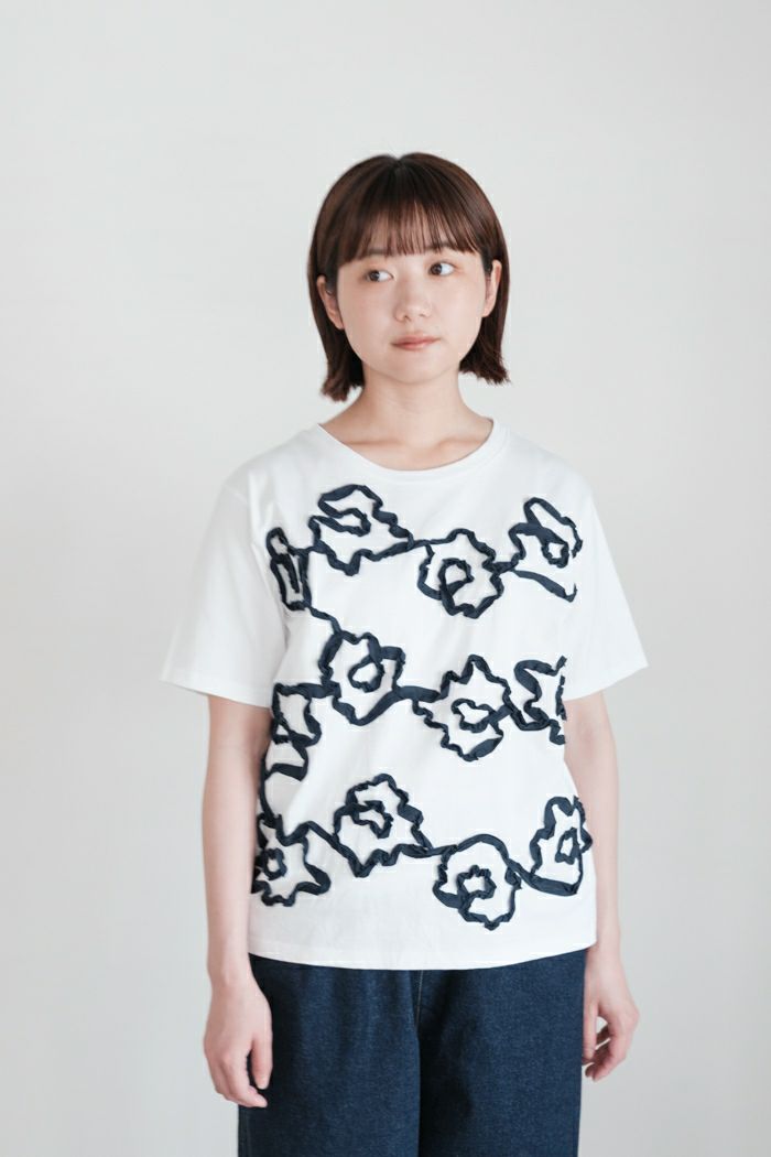 bulle de savon ビュルデサボン <br>くるくるはなテープ刺繍Tシャツ(25SS)