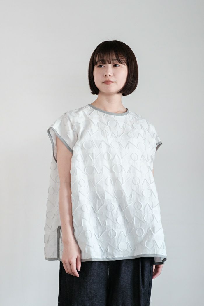 kijinokanosei キジノカノウセイ <br>shoulder tuck blouse-moon river-(25SS)