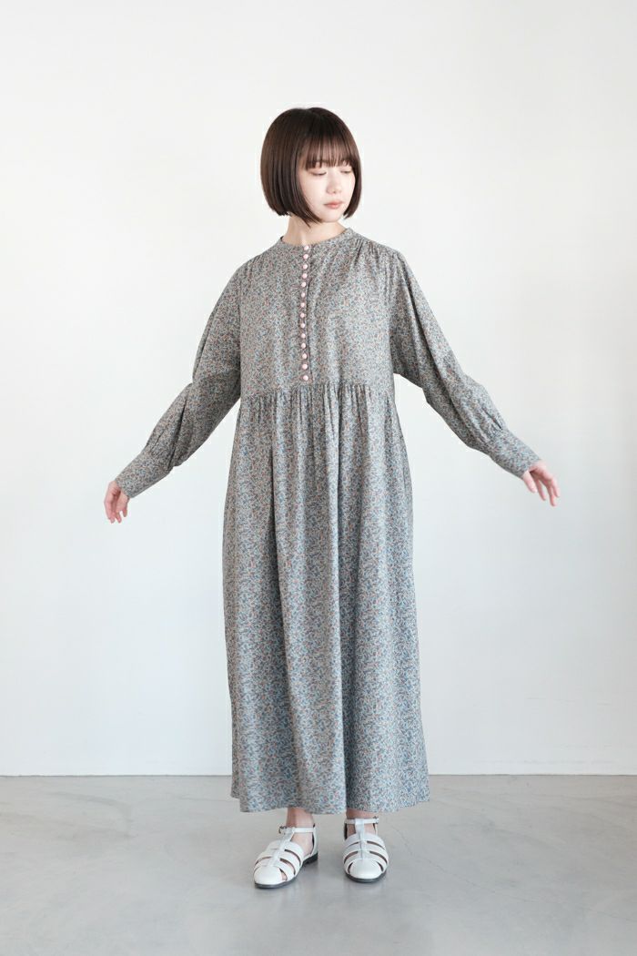pot and tea ポットアンドティー <br>ノーカラーロングワンピース(25SS/新花柄)