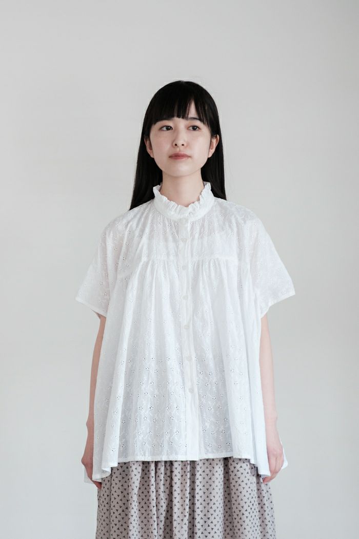 SOIL ソイル <BR>ALL HEMLA FRILL COLLAR FRENCH/SL SHIRT(25SS)