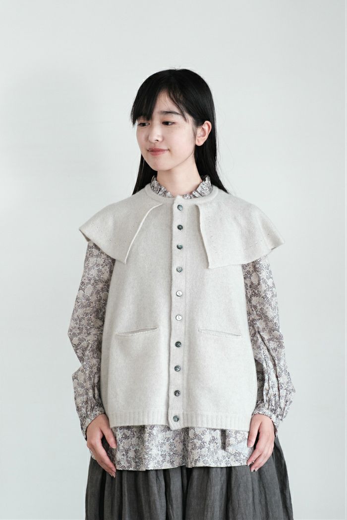 gasa*ガサ　ニットジレ　ベスト GASA* ガサ 静寂 ニットケープベスト(25AW) | T.T. GARRET