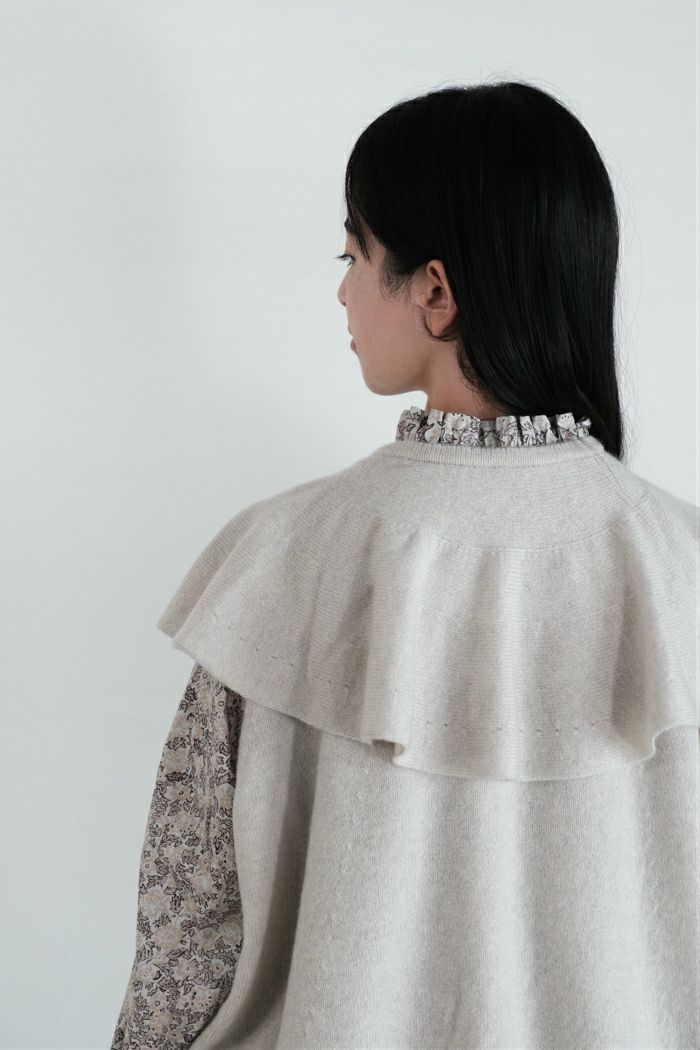 gasa ベスト GASA*】 ニットケープベスト col. A GREIGE、C BLACK size.F price