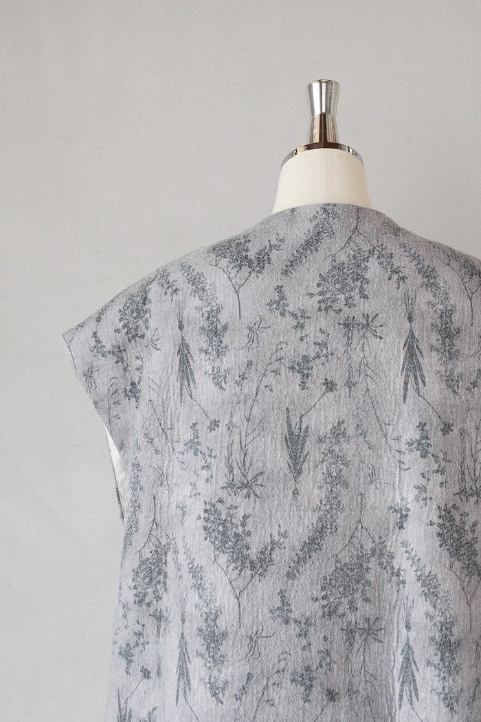 qiri キリ old letter flowers long gilet(25AW) | T.T. GARRET