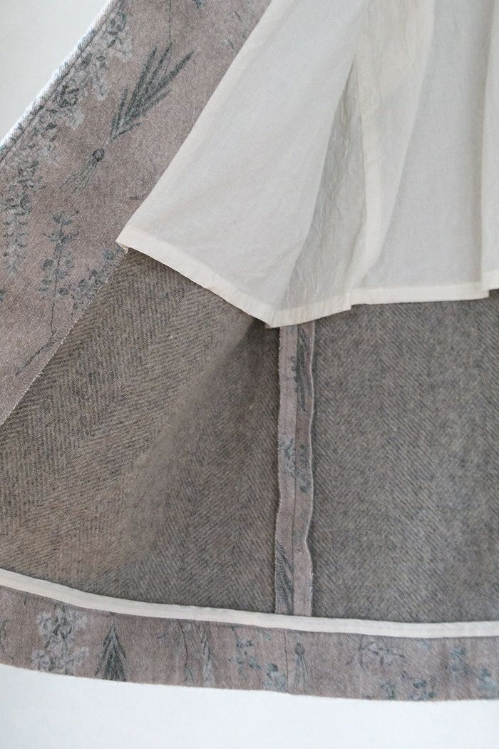 qiri キリ old letter flowers long gilet(25AW) | T.T. GARRET