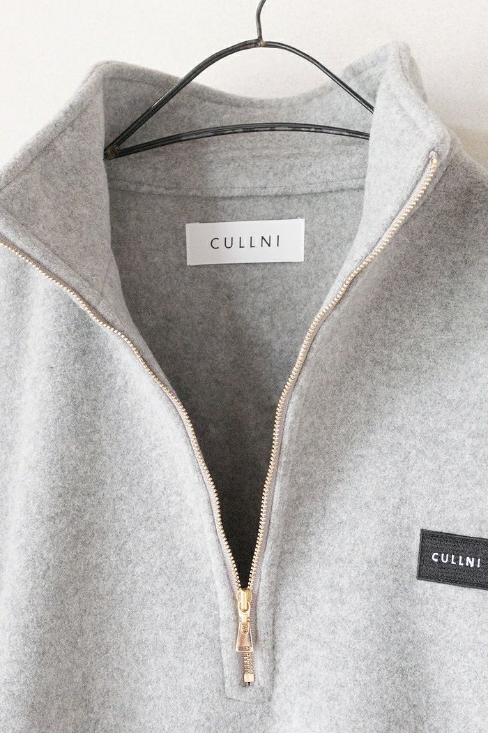 CULLNI クルニ Half Zip High Neck Embroidery Patch Fleece